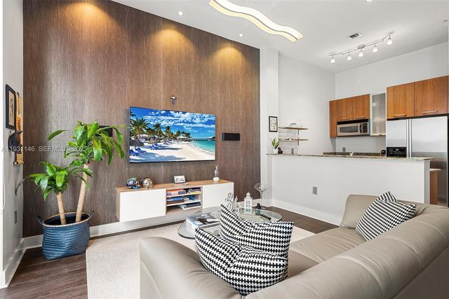 9066 SW 73rd Ct 405, Miami, FL 33156