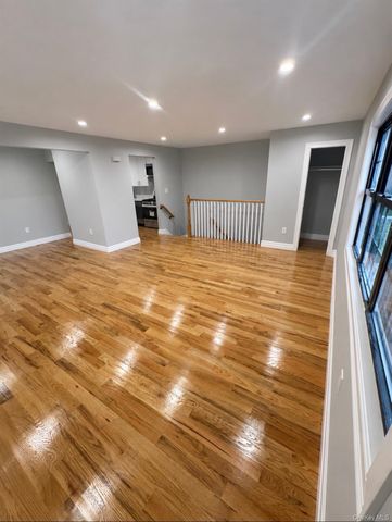 14590 226th Street, Springfield Gardens, NY 11413