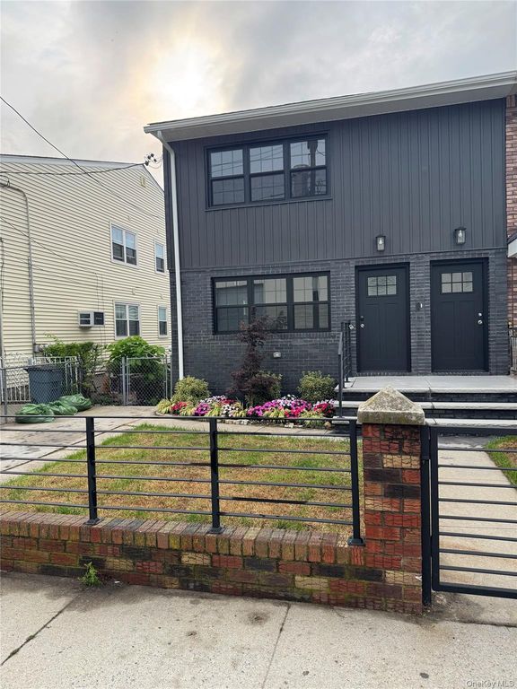 14590 226th Street, Springfield Gardens, NY 11413