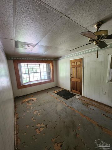 7717 Pontiac Dr, Pensacola, FL 32506