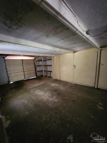 7717 Pontiac Dr, Pensacola, FL 32506