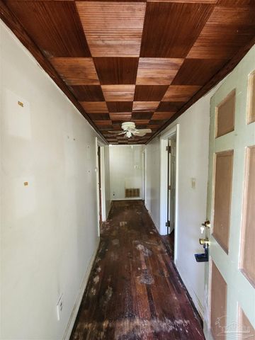 7717 Pontiac Dr, Pensacola, FL 32506