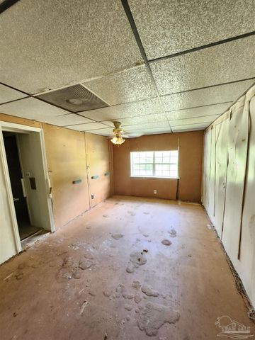 7717 Pontiac Dr, Pensacola, FL 32506