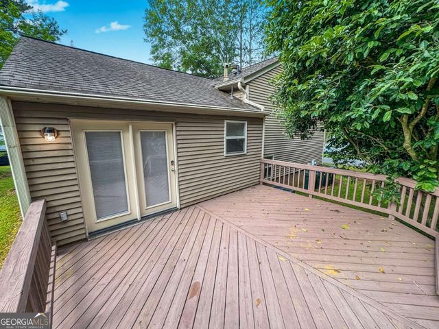 100 Roswell Farms Court, Roswell, GA 30075