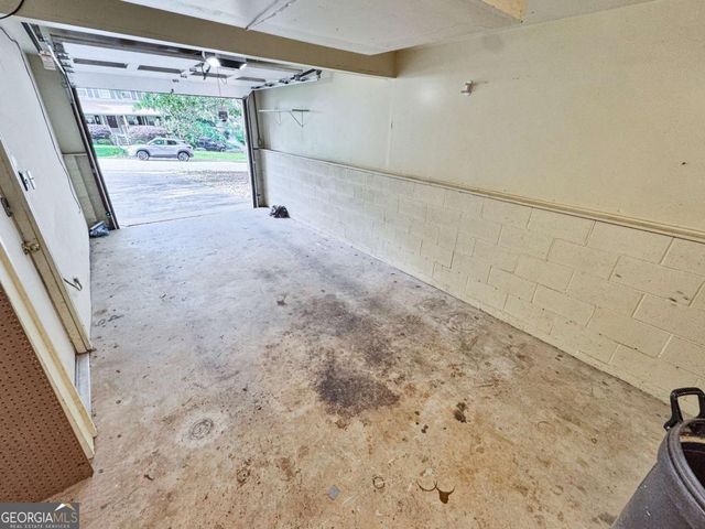 100 Roswell Farms Court, Roswell, GA 30075