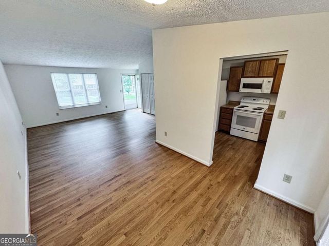 100 Roswell Farms Court, Roswell, GA 30075