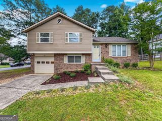 100 Roswell Farms Court, Roswell, GA 30075
