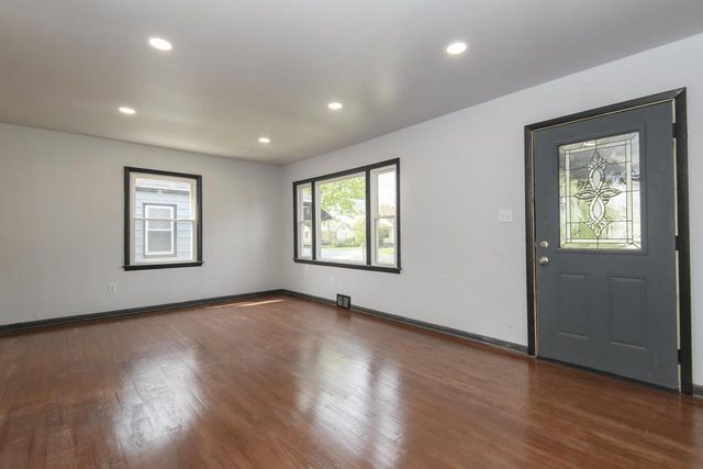 5042 19th PLACE, Milwaukee, WI 53209