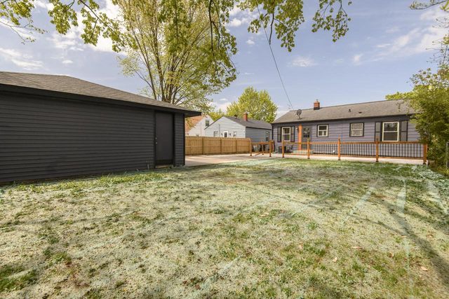 5042 19th PLACE, Milwaukee, WI 53209