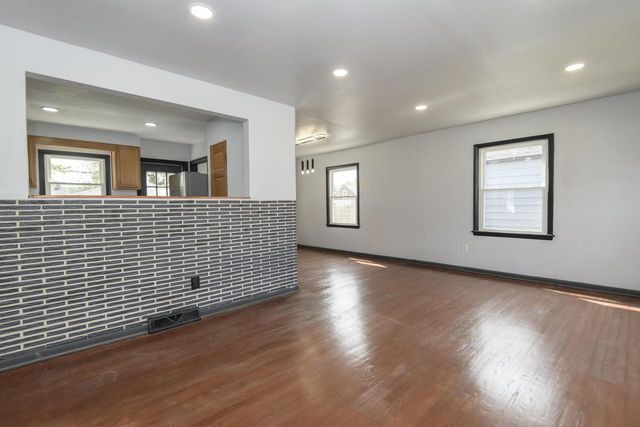 5042 19th PLACE, Milwaukee, WI 53209