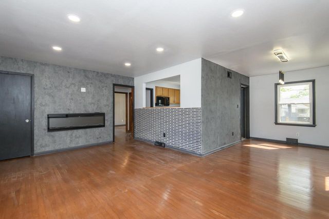 5042 19th PLACE, Milwaukee, WI 53209