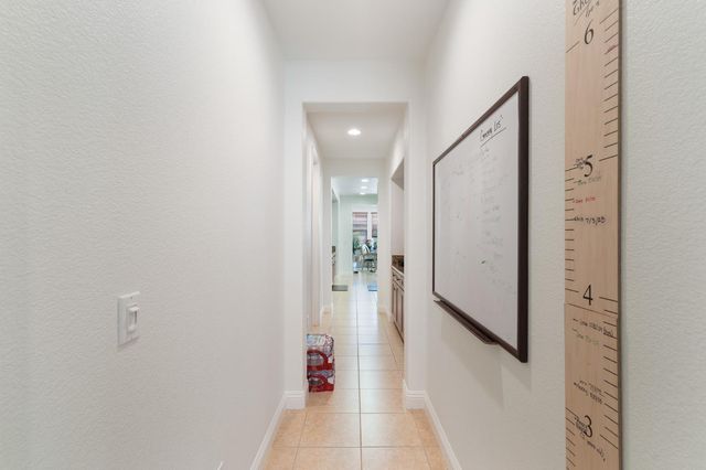 907 Farm House Ln, Rocklin, CA 95765