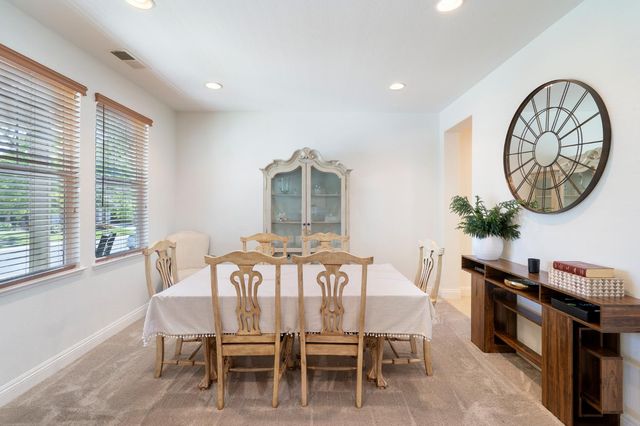 907 Farm House Ln, Rocklin, CA 95765