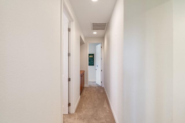 907 Farm House Ln, Rocklin, CA 95765
