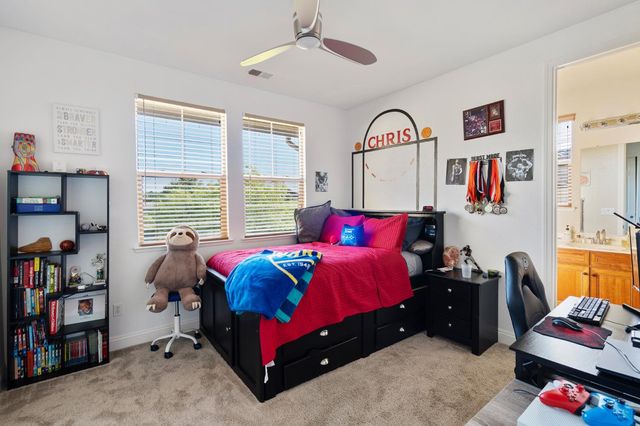 907 Farm House Ln, Rocklin, CA 95765
