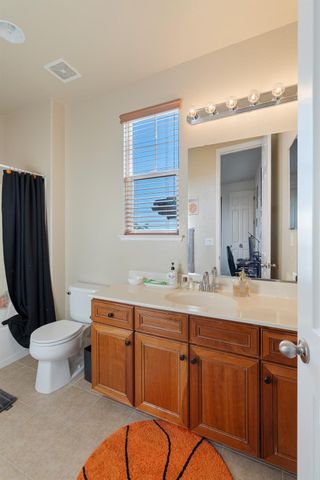 907 Farm House Ln, Rocklin, CA 95765