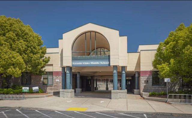 907 Farm House Ln, Rocklin, CA 95765