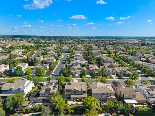 907 Farm House Ln, Rocklin, CA 95765
