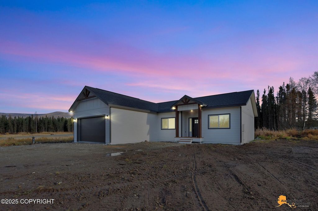 635 W Woodstar Drive, Wasilla, AK 99654