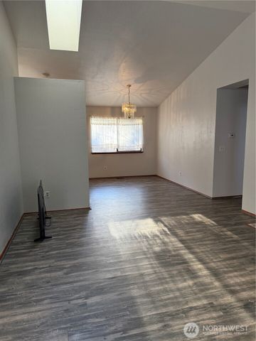 2024 SE 8 Drive, Renton, WA 98055