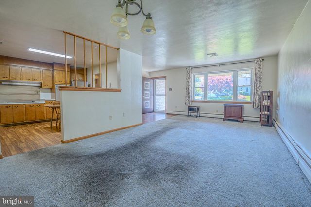 321 E GLENN RD, Hershey, PA 17033