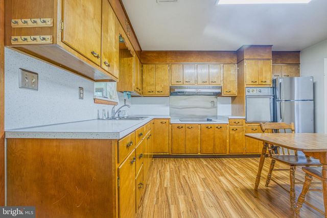 321 E GLENN RD, Hershey, PA 17033