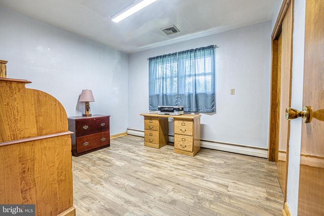 321 E GLENN RD, Hershey, PA 17033