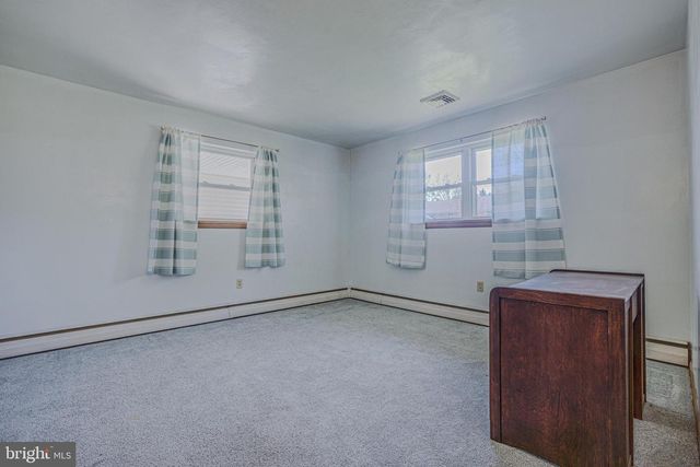 321 E GLENN RD, Hershey, PA 17033