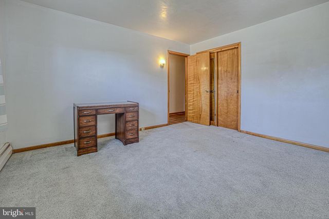 321 E GLENN RD, Hershey, PA 17033