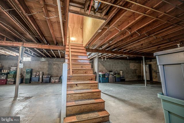 321 E GLENN RD, Hershey, PA 17033