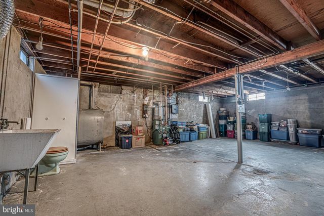 321 E GLENN RD, Hershey, PA 17033