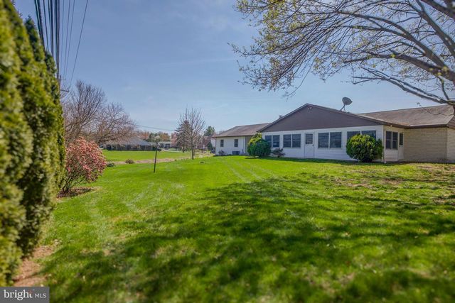321 E GLENN RD, Hershey, PA 17033