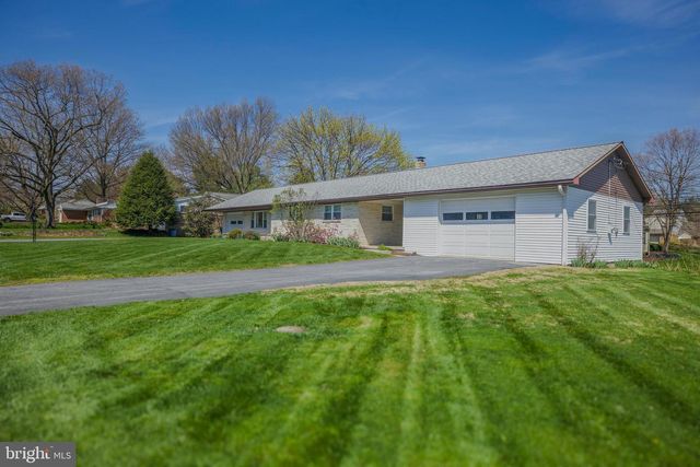 321 E GLENN RD, Hershey, PA 17033