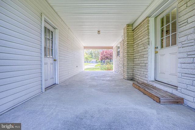 321 E GLENN RD, Hershey, PA 17033