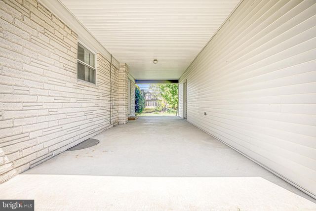 321 E GLENN RD, Hershey, PA 17033