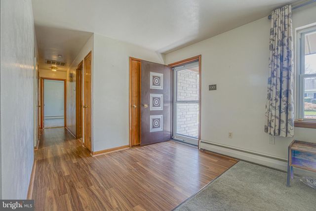 321 E GLENN RD, Hershey, PA 17033