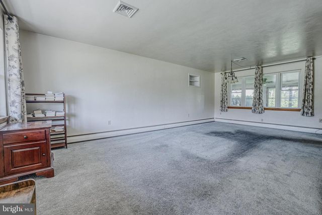 321 E GLENN RD, Hershey, PA 17033