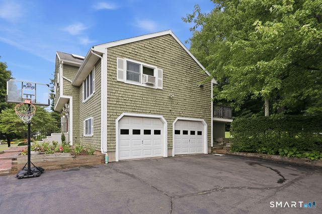 21 Woodside Drive, Farmington, CT 06085