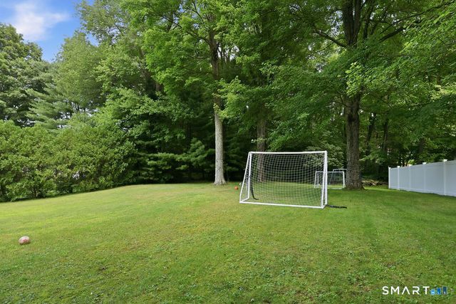 21 Woodside Drive, Farmington, CT 06085