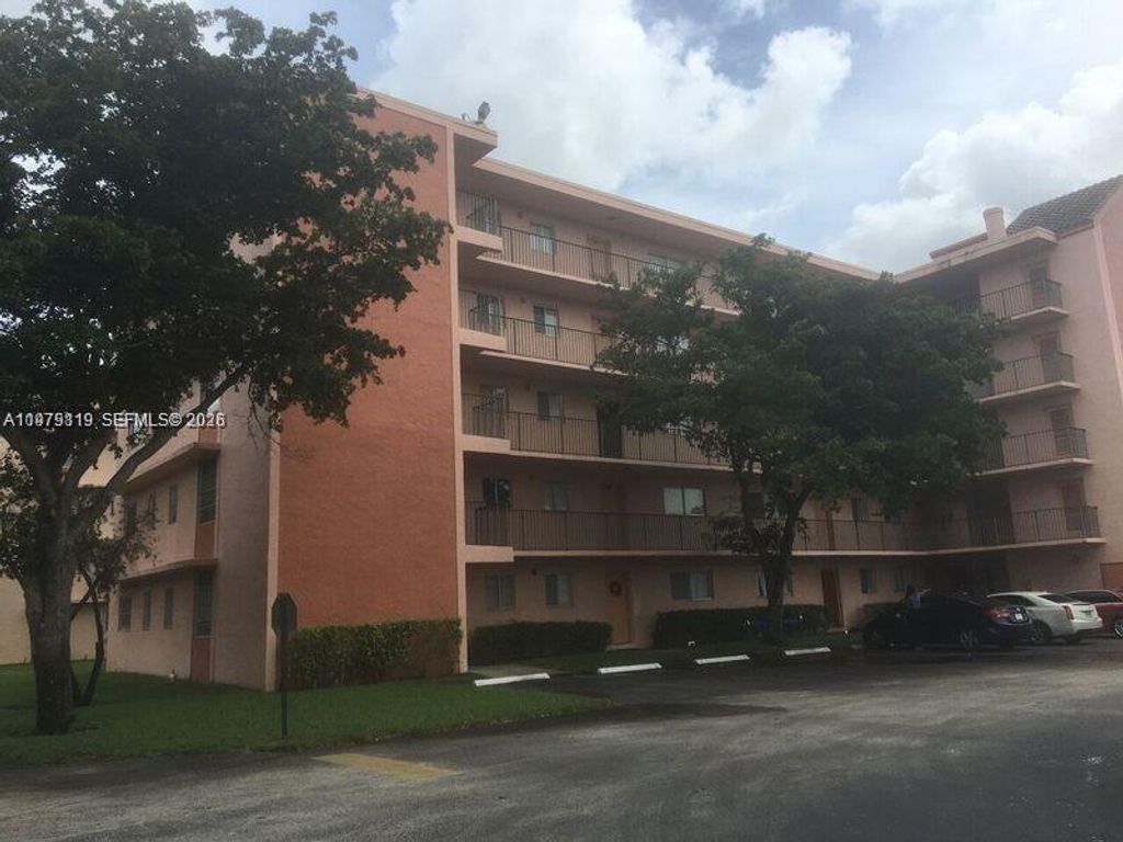 8730 N Sherman Cir 106, Miramar, FL 33025