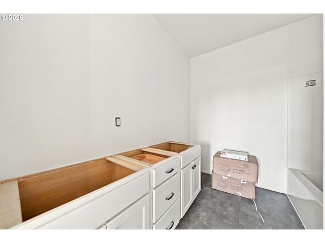 10711 Sw Robinson Rd, Hillsboro, OR 97123
