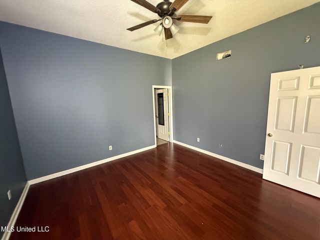 7582 E Fox Hunt Drive, Olive Branch, MS 38654