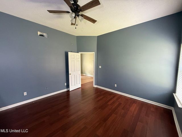 7582 E Fox Hunt Drive, Olive Branch, MS 38654