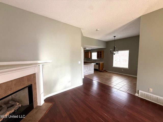 7582 E Fox Hunt Drive, Olive Branch, MS 38654