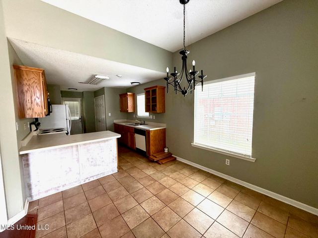 7582 E Fox Hunt Drive, Olive Branch, MS 38654