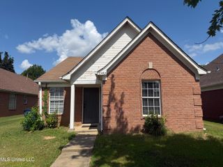 7582 E Fox Hunt Drive, Olive Branch, MS 38654