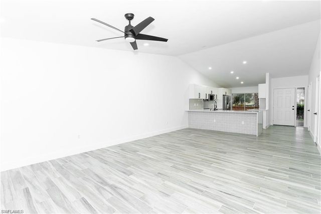 6499 Royal Woods DR, Fort Myers, FL 33908