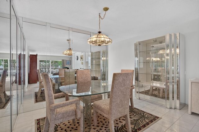 2201 Lucaya Bend M2, Coconut Creek, FL 33066