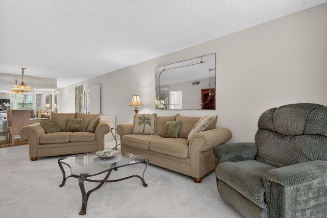 2201 Lucaya Bend M2, Coconut Creek, FL 33066