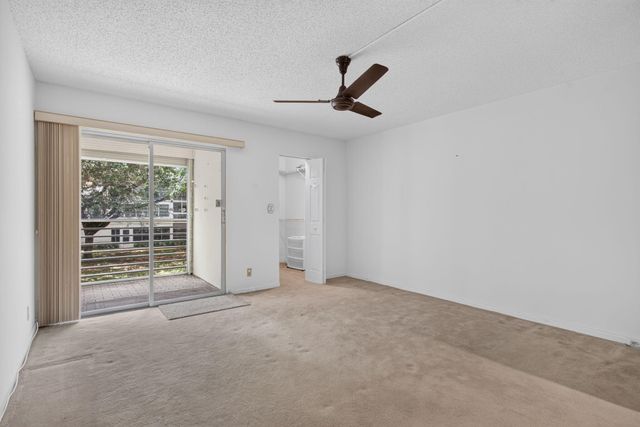 2201 Lucaya Bend M2, Coconut Creek, FL 33066